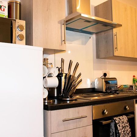 Livestay-Modern Apartment Minutes Away From Heathrow Слау Экстерьер фото