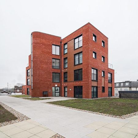 Livestay-Modern Apartment Minutes Away From Heathrow Слау Экстерьер фото