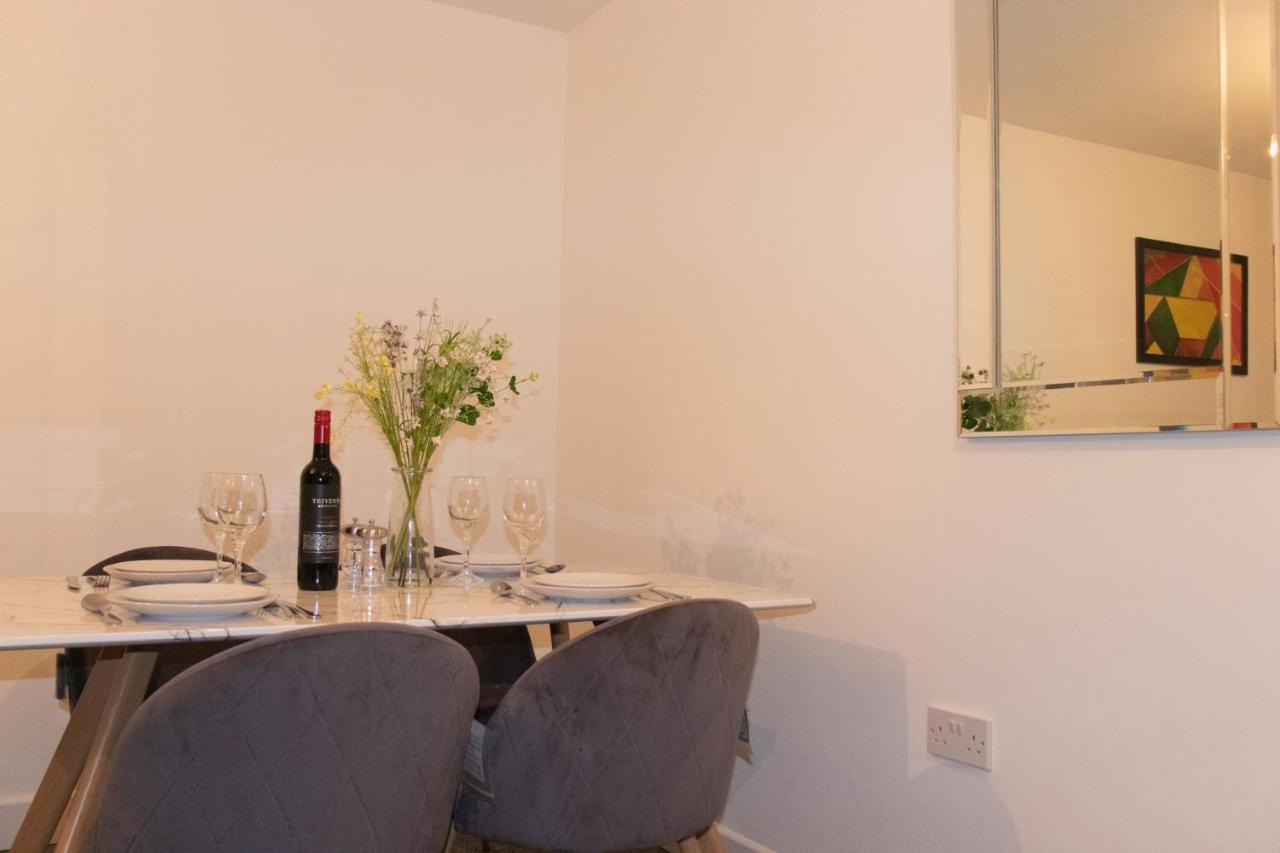 Livestay-Modern Apartment Minutes Away From Heathrow Слау Экстерьер фото