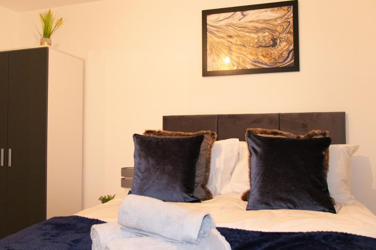 Livestay-Modern Apartment Minutes Away From Heathrow Слау Экстерьер фото