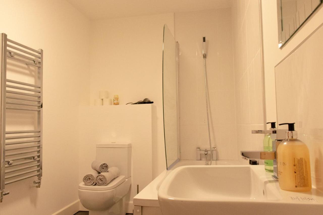 Livestay-Modern Apartment Minutes Away From Heathrow Слау Экстерьер фото