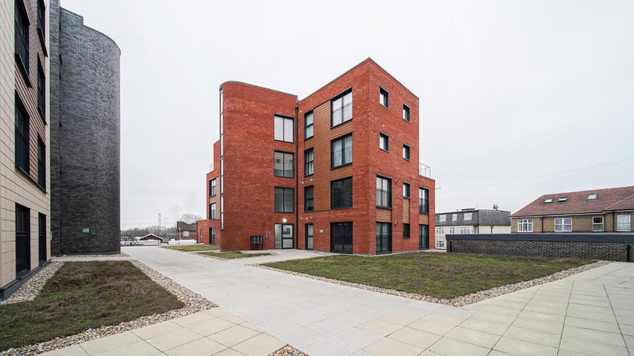 Livestay-Modern Apartment Minutes Away From Heathrow Слау Экстерьер фото